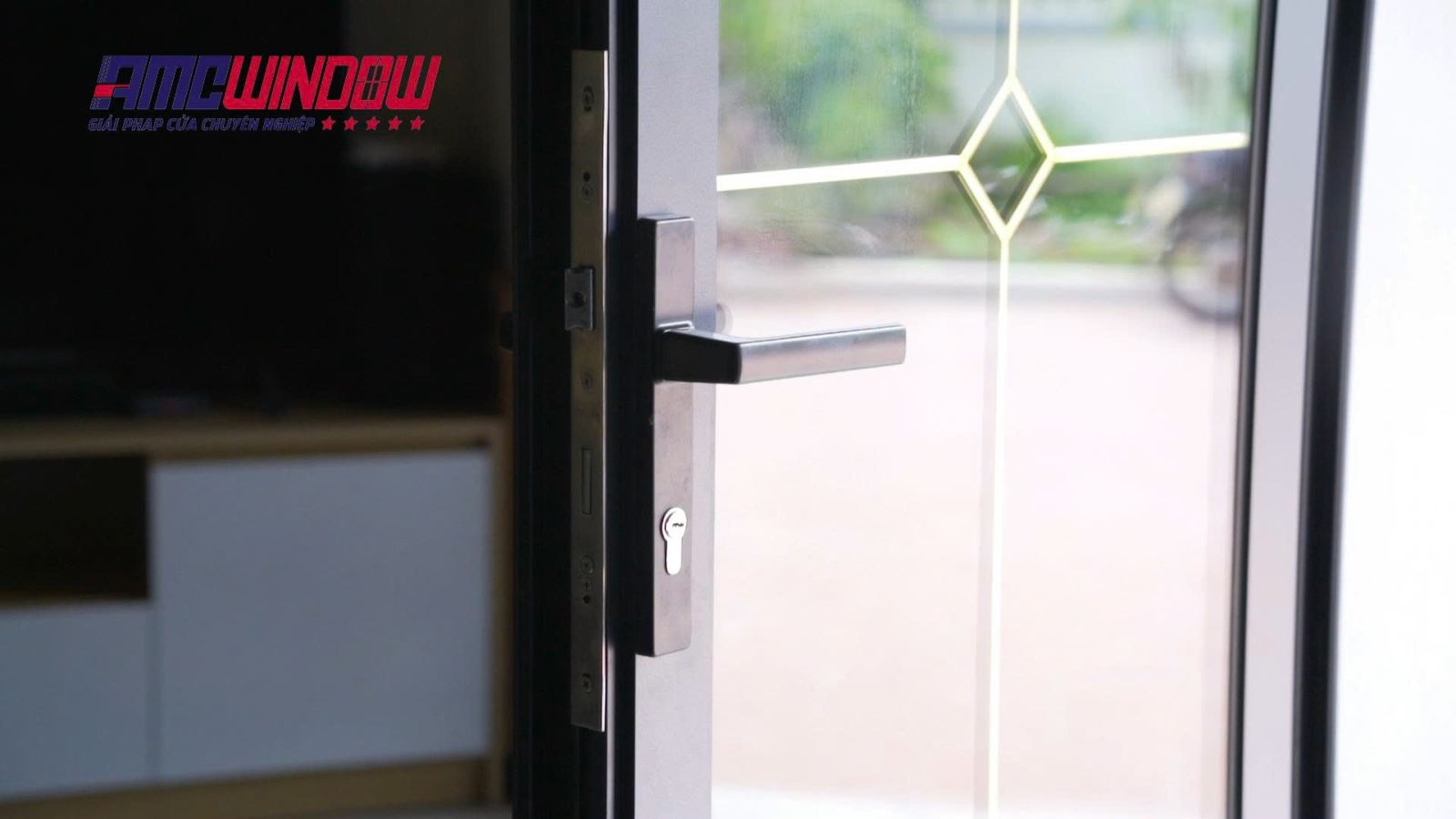 Phụ kiện cửa nhôm kính AMC chính hãng, bền bỉ theo thời gian